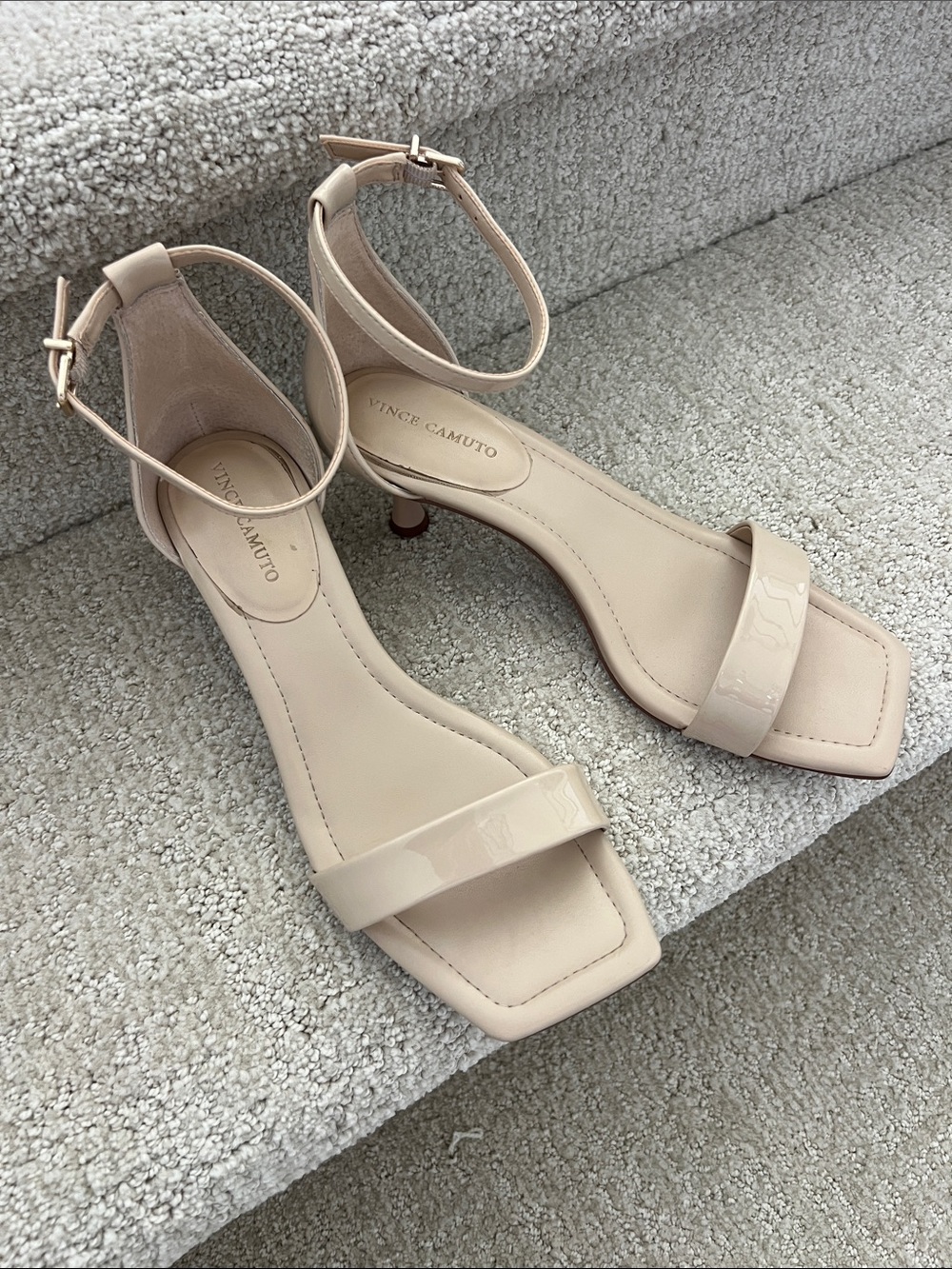 VINCE CAMUTO NUDE PATENT SANDALS